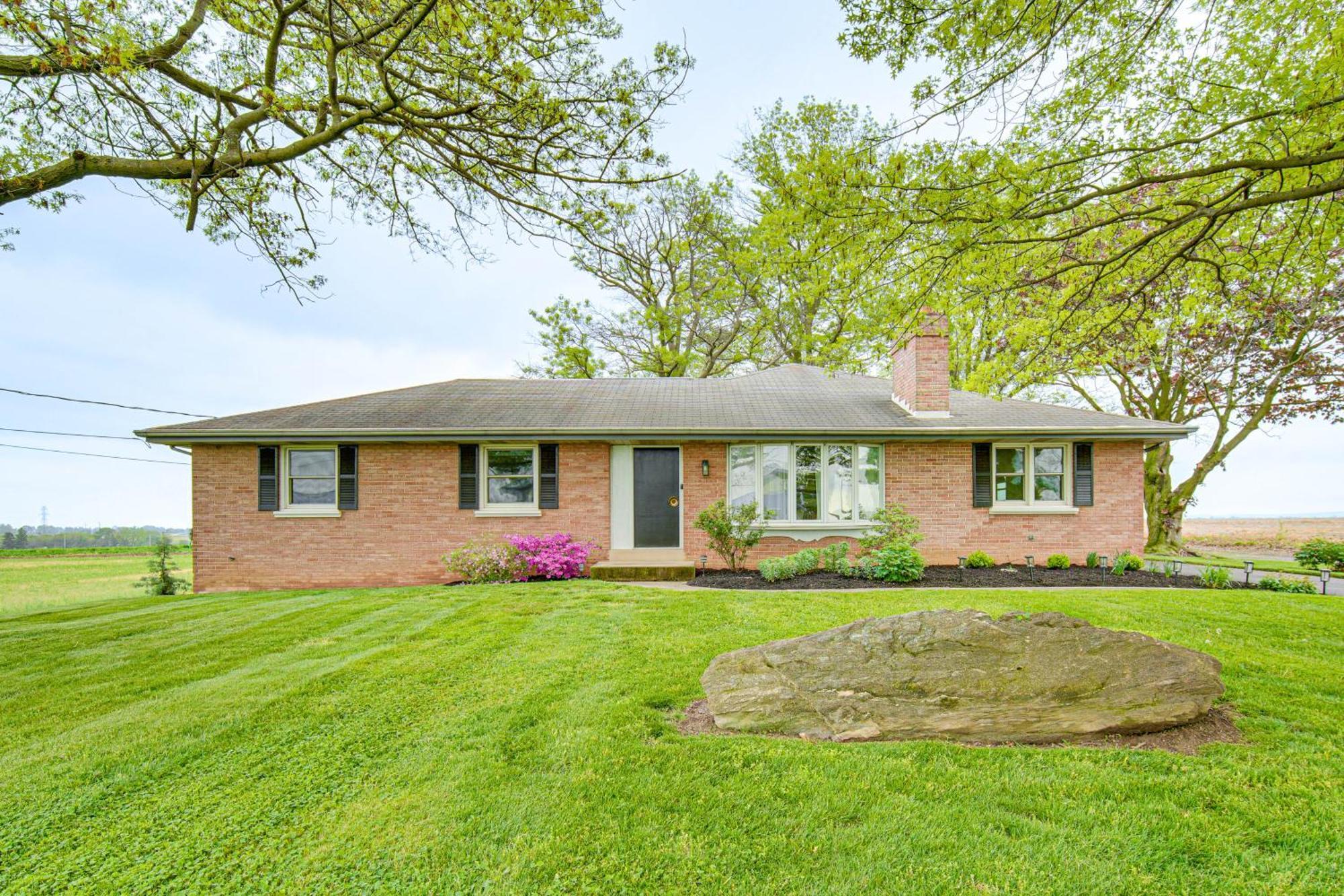 Villa Sunny Lancaster Gem, 4 Mi To Dutch Wonderland Esterno foto